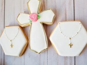 Three necklace shape decorated Cookies