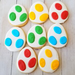 Eight polka dots decorated Cookies