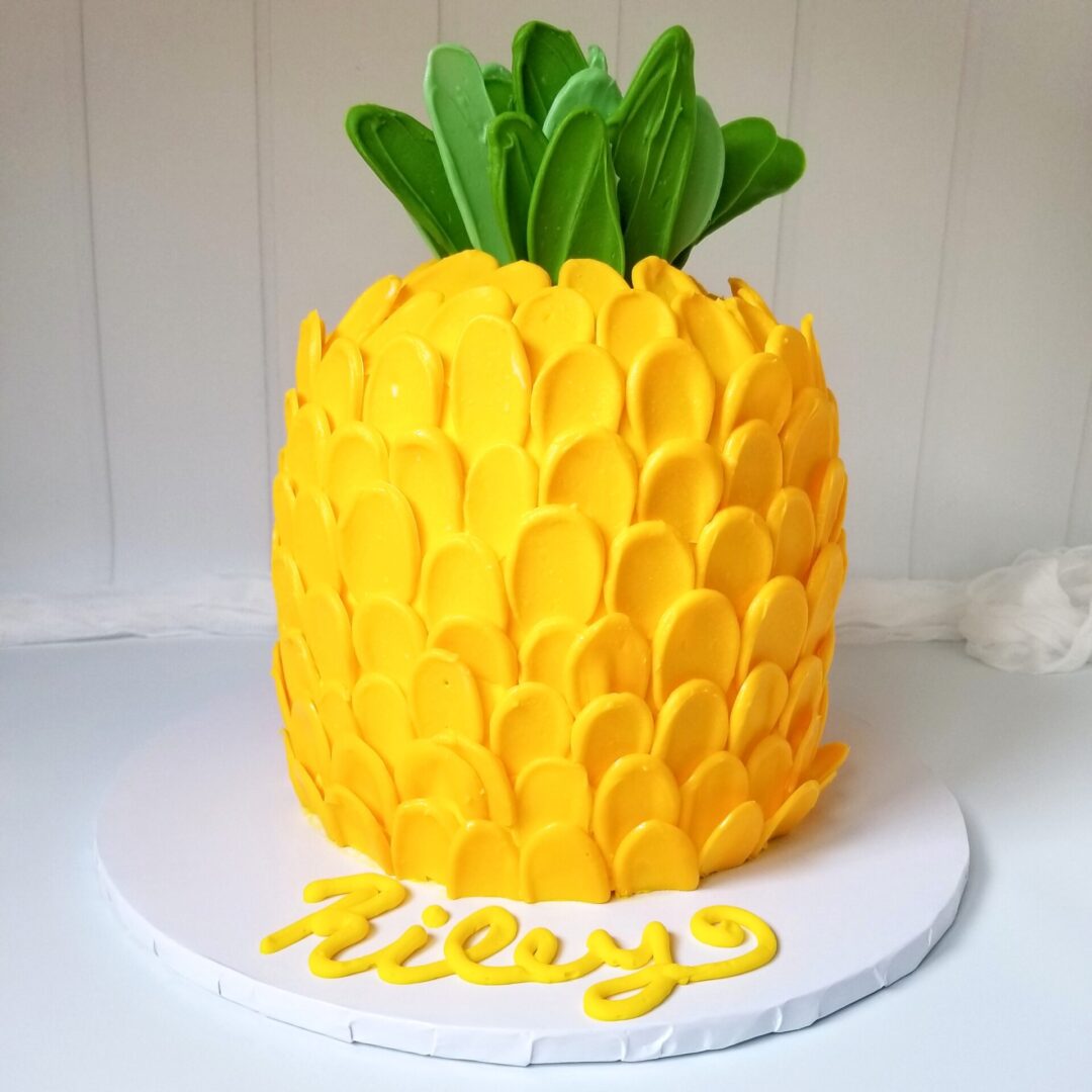 Pineapple shape 3D decorated Cakes