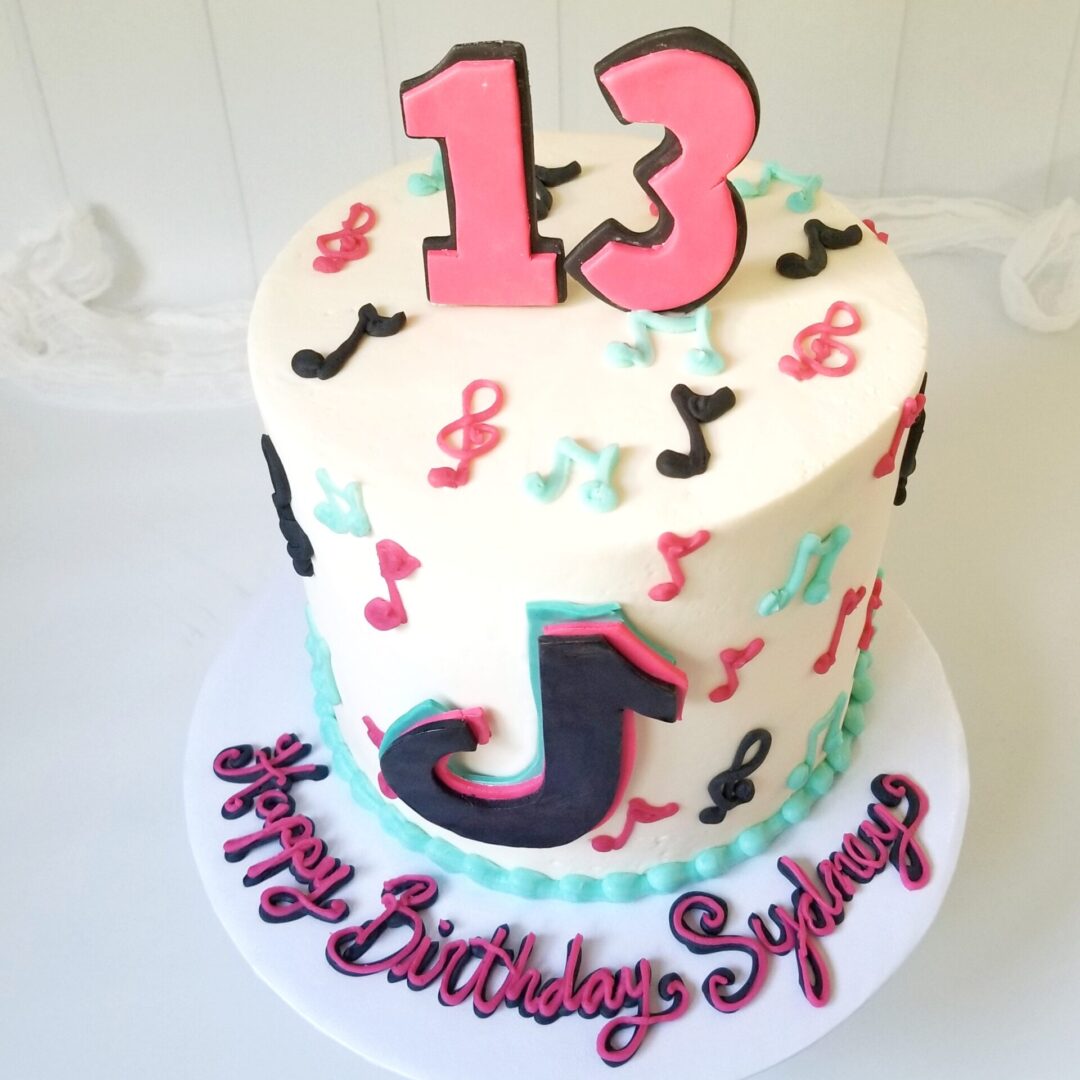 Music sign 13th Girl Birthday Cake